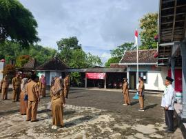 Apel Pagi Awali Pekan, Lurah Sidoharjo Tekankan Penyelesaian Administrasi